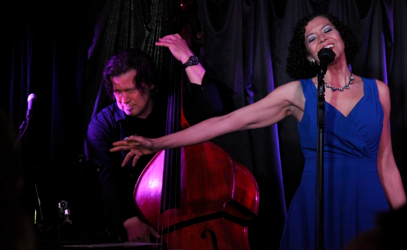 Review: Leslee Warren Performs Eye-Opening ME MYSELF & EYE: SONGS FROM A NEARSIGHTED GIRL at Pangea Image
