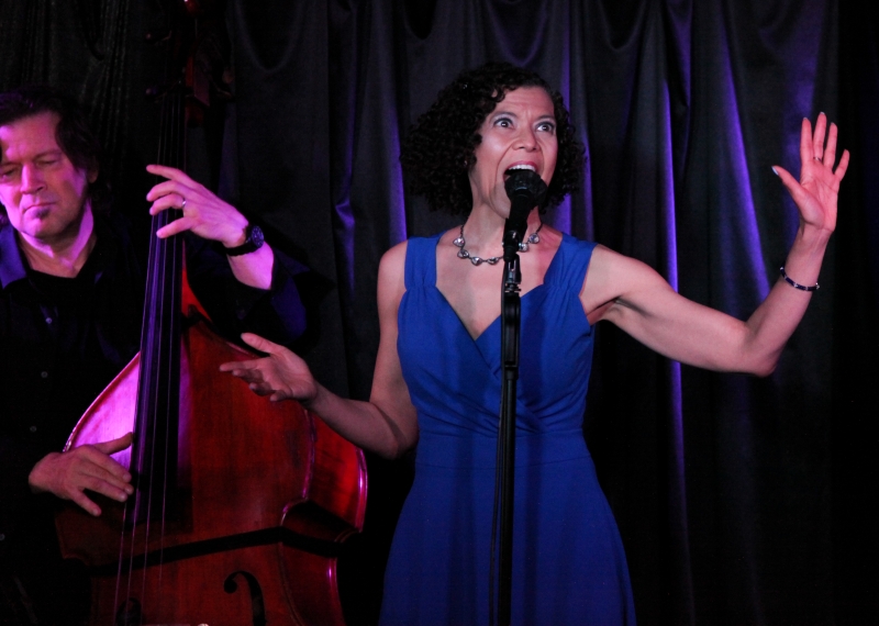 Review: Leslee Warren Performs Eye-Opening ME MYSELF & EYE: SONGS FROM A NEARSIGHTED GIRL at Pangea Image