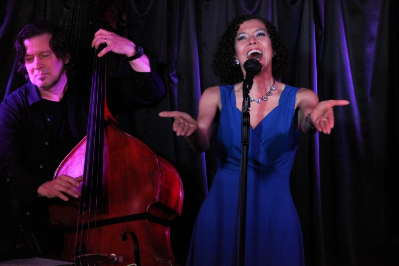 Review: Leslee Warren Performs Eye-Opening ME MYSELF & EYE: SONGS FROM A NEARSIGHTED GIRL at Pangea Image