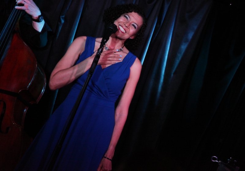 Review: Leslee Warren Performs Eye-Opening ME MYSELF & EYE: SONGS FROM A NEARSIGHTED GIRL at Pangea Image