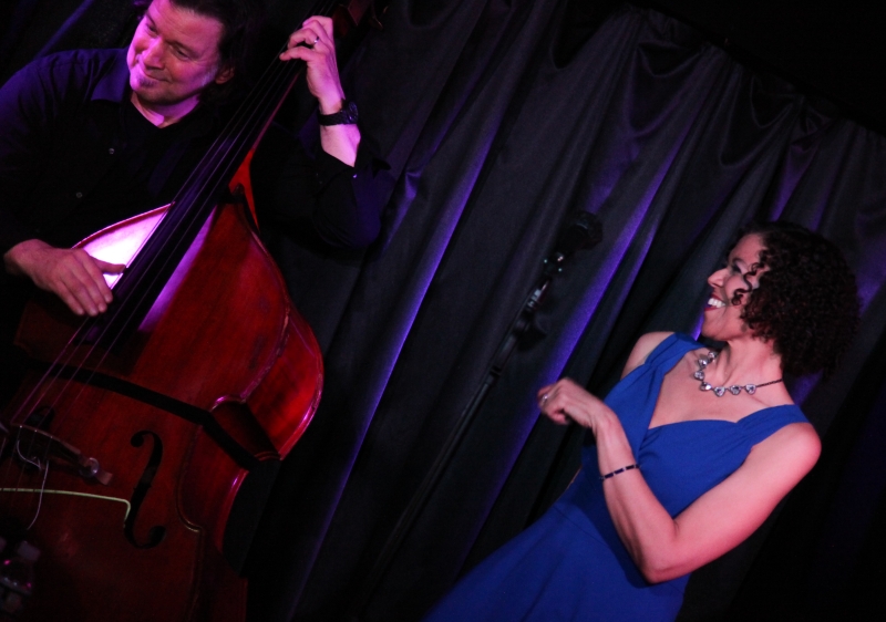 Review: Leslee Warren Performs Eye-Opening ME MYSELF & EYE: SONGS FROM A NEARSIGHTED GIRL at Pangea Image