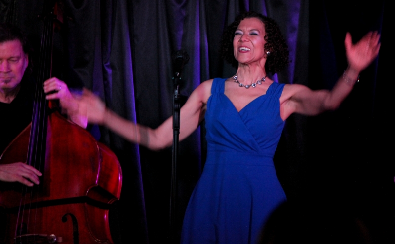 Review: Leslee Warren Performs Eye-Opening ME MYSELF & EYE: SONGS FROM A NEARSIGHTED GIRL at Pangea Image
