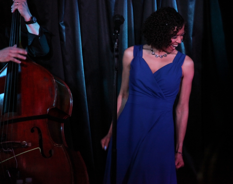 Review: Leslee Warren Performs Eye-Opening ME MYSELF & EYE: SONGS FROM A NEARSIGHTED GIRL at Pangea Image