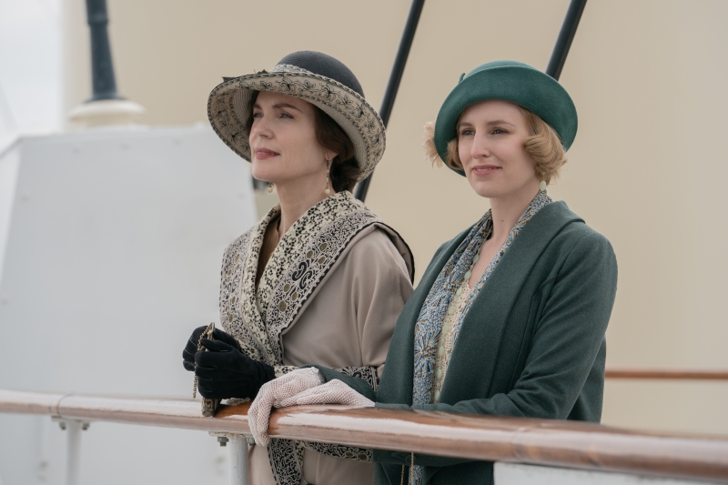 Interview: Elizabeth McGovern on the Theatricality of DOWNTON ABBEY 