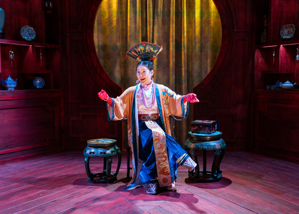 Photos: First Look at the Chicago Premiere of THE CHINESE LADY at Theater Wit 