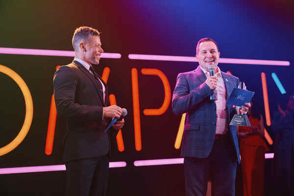 Photos: The Cast of COMPANY Accepts Their GLAAD Award for Outstanding Broadway Production Image