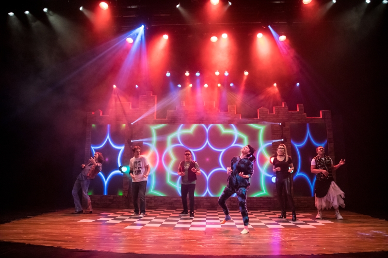 Review: AIRNESS at Park Square Theatre Image