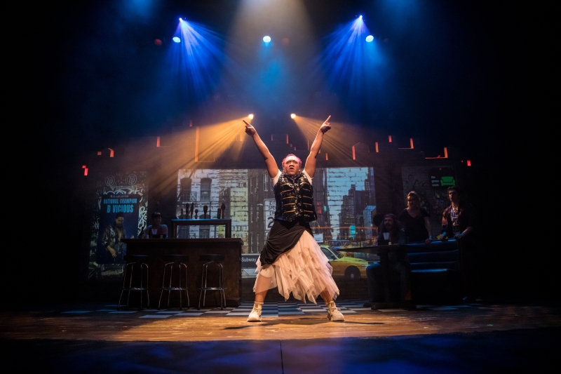 Review: AIRNESS at Park Square Theatre Image