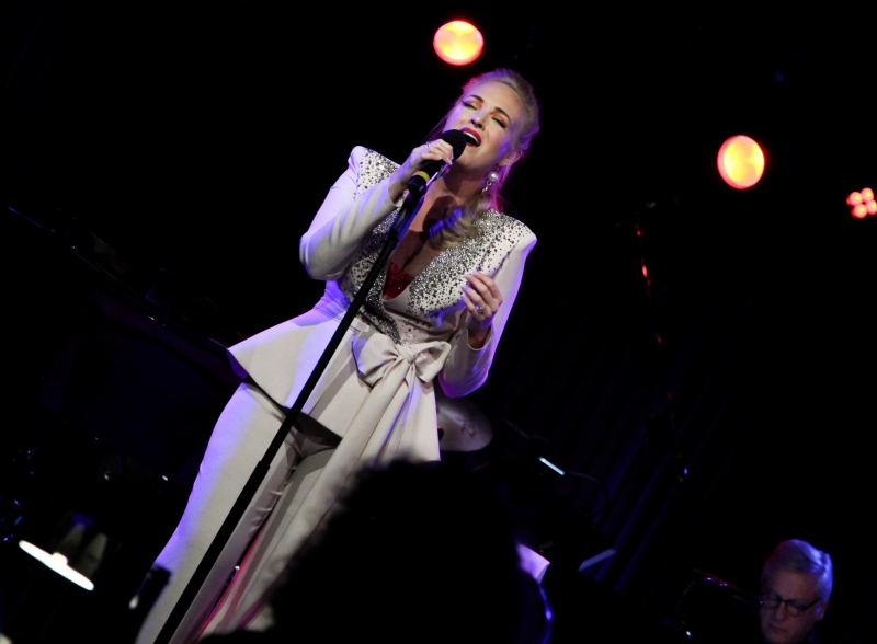 Review: Brandi Burkhardt Is A Wonder In FINDING WONDERLAND at The Green Room 42 Image