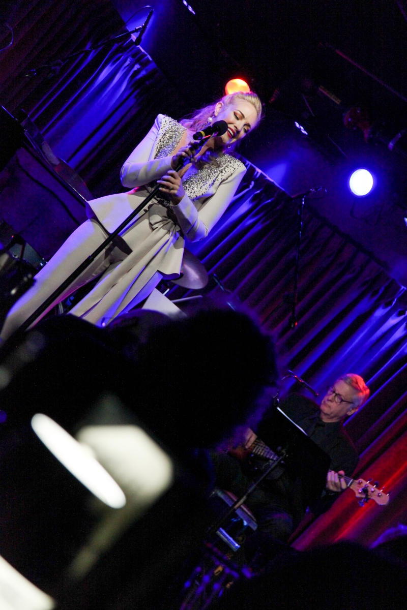 Review: Brandi Burkhardt Is A Wonder In FINDING WONDERLAND at The Green Room 42 Image