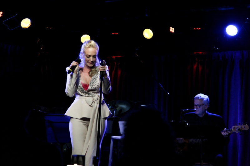 Review: Brandi Burkhardt Is A Wonder In FINDING WONDERLAND at The Green Room 42 Image