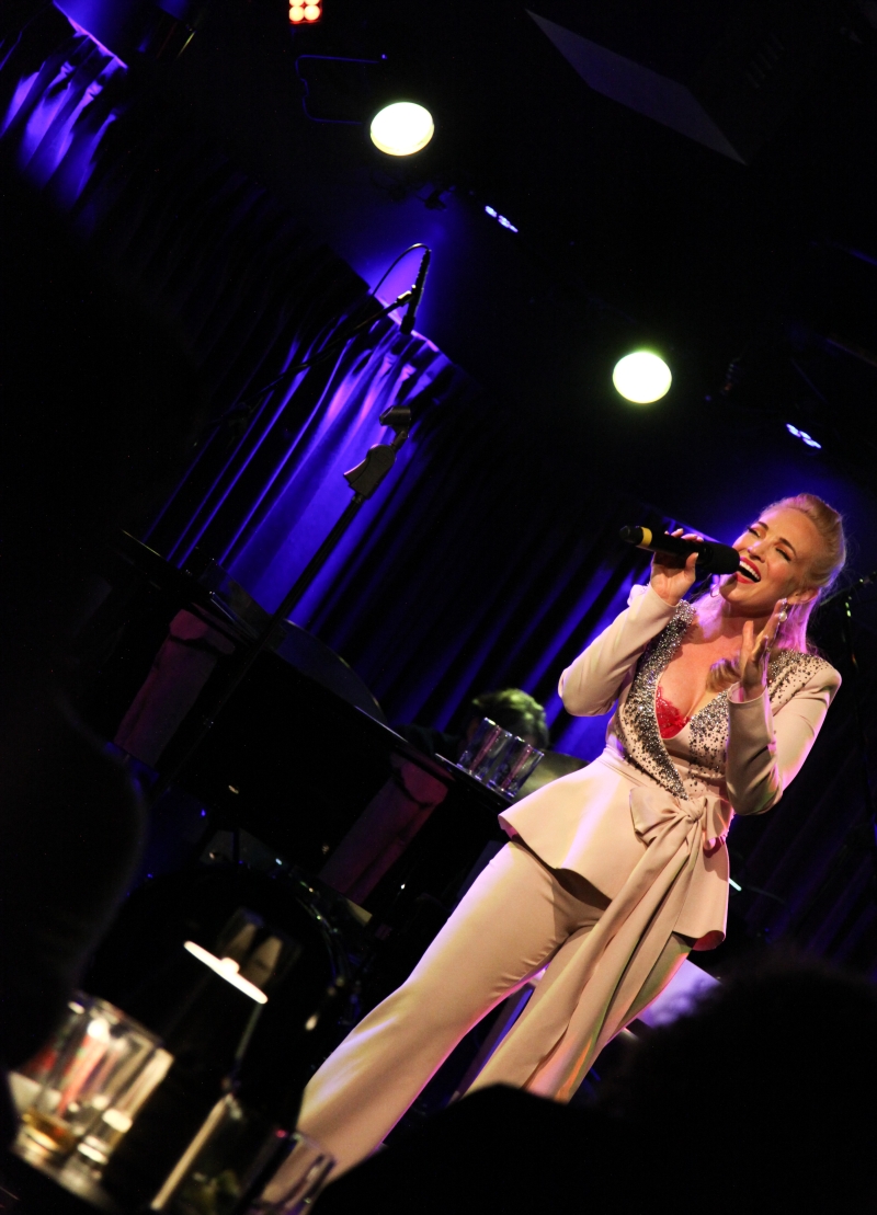 Review: Brandi Burkhardt Is A Wonder In FINDING WONDERLAND at The Green Room 42 Image
