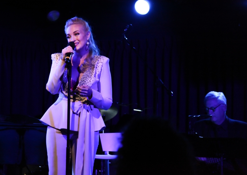 Review: Brandi Burkhardt Is A Wonder In FINDING WONDERLAND at The Green Room 42 Image