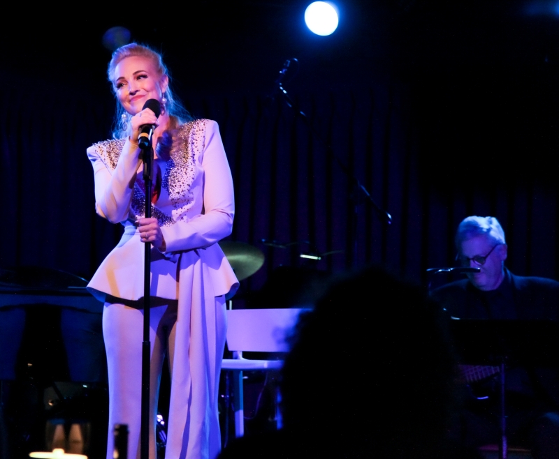 Review: Brandi Burkhardt Is A Wonder In FINDING WONDERLAND at The Green Room 42 Image