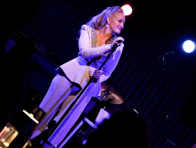 Review: Brandi Burkhardt Is A Wonder In FINDING WONDERLAND at The Green Room 42 Image