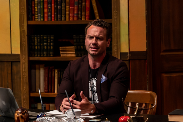 Photos: First look at Stage Right Theatrics' THE UNCANNY Image