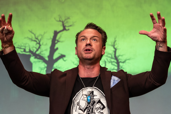 Photos: First look at Stage Right Theatrics' THE UNCANNY Image