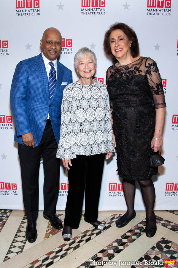 Photos: On the Red Carpet at the Manhattan Theatre Club Spring Gala Image