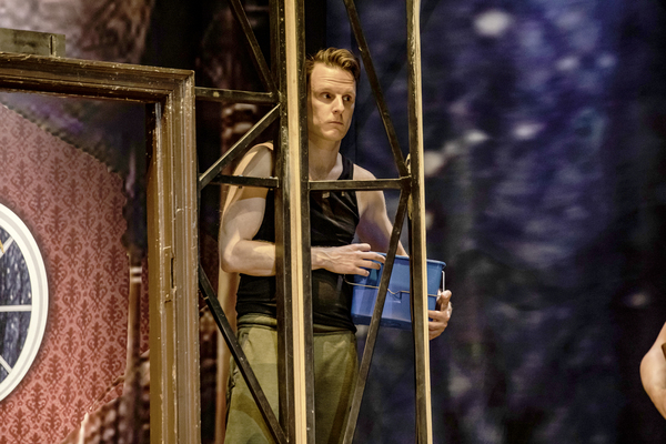 Photos: In Rehearsal With the Original Cast of THE PLAY THAT GOES WRONG Image