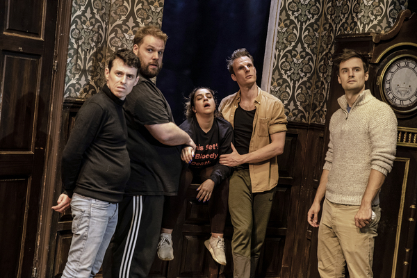 Photos: In Rehearsal With the Original Cast of THE PLAY THAT GOES WRONG Image