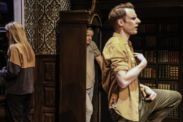 Photos: In Rehearsal With the Original Cast of THE PLAY THAT GOES WRONG Image
