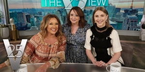 Williams, Dratch, & Hough Talk POTUS on THE VIEW Video