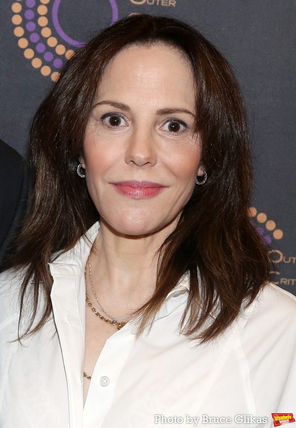 Photos: 2022 Outer Critics Circle Award Winners Walk the Red Carpet Image