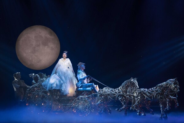 Review: RODGERS + HAMMERSTEIN'S CINDERELLA at Regent Theatre Image