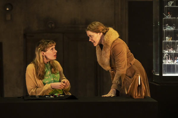 Photos: First Look at Amy Adams and More in THE GLASS MENAGERIE Image