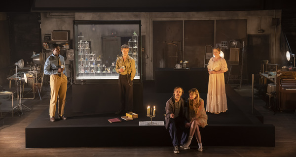 Photos: First Look at Amy Adams and More in THE GLASS MENAGERIE Image