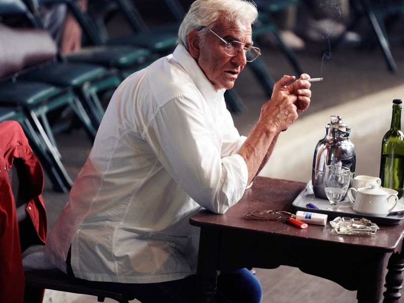 Photos: First Look at Bradley Cooper as Leonard Bernstein in Netflix Biopic MAESTRO Image
