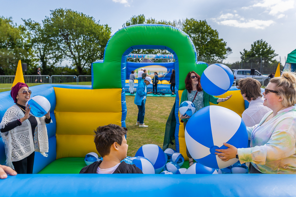 Photos: First Look at FEELPLAY, on UK Tour Image