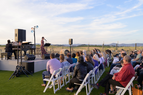 Photos: GLEE Star Lea Michele Kicks Off the BROADWAY AND VINE Concert Series Image