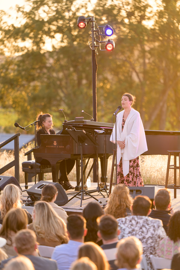 Photos: GLEE Star Lea Michele Kicks Off the BROADWAY AND VINE Concert Series Image