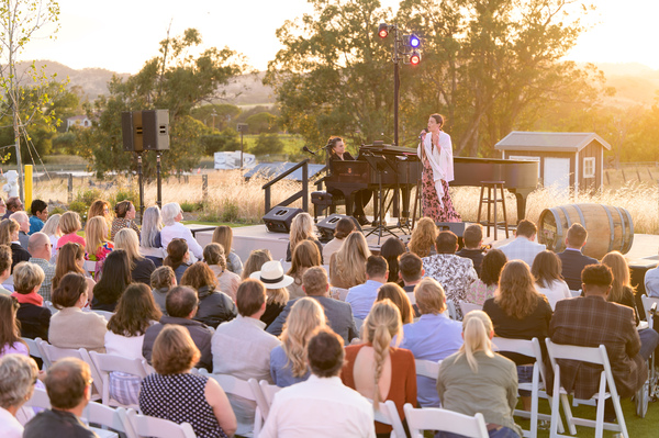 Photos: GLEE Star Lea Michele Kicks Off the BROADWAY AND VINE Concert Series Image
