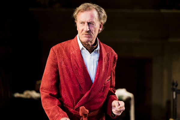 Photos: First Look at SLEUTH, Now Playing at Ensemble Theatre Company Image