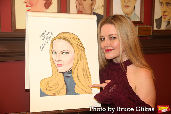 Photos: Jennifer Simard Receives Her Portrait at Sardi's Image