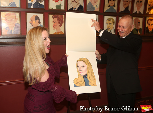Photos: Jennifer Simard Receives Her Portrait at Sardi's Image