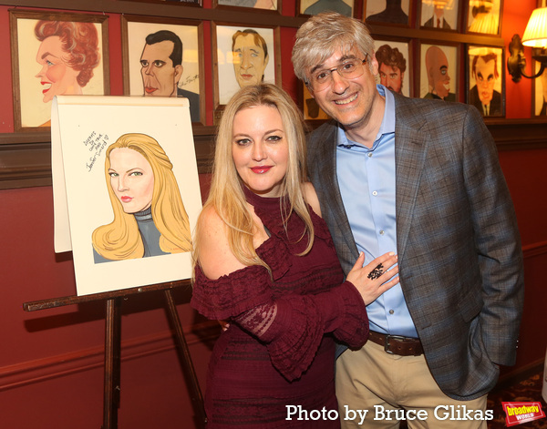 Photos: Jennifer Simard Receives Her Portrait at Sardi's Image