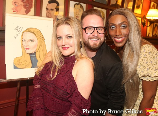 Photos: Jennifer Simard Receives Her Portrait at Sardi's Image
