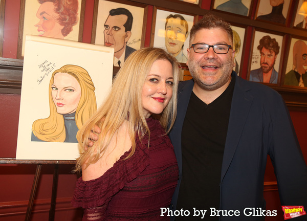 Photos: Jennifer Simard Receives Her Portrait at Sardi's Image