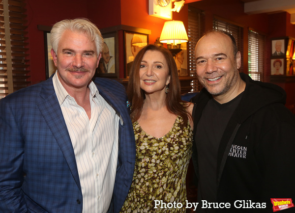 Photos: Jennifer Simard Receives Her Portrait at Sardi's Image