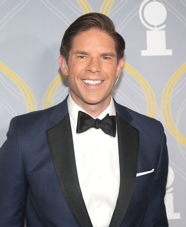 Photos: Broadway Stars Align on the 2022 Tony Awards Red Carpet Image