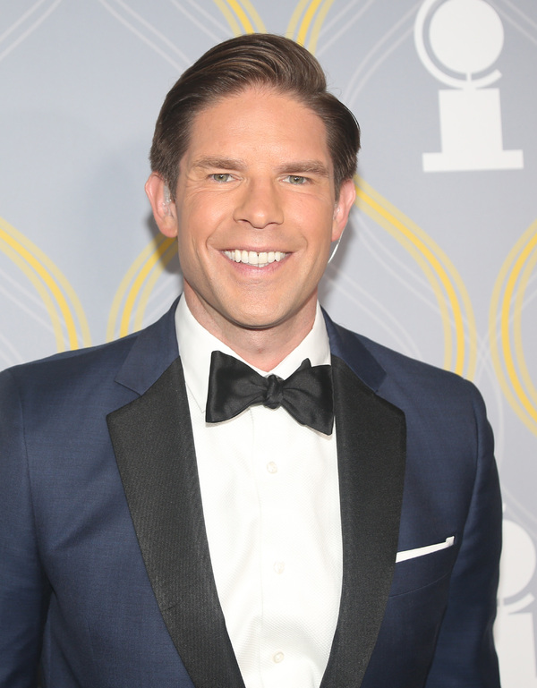 Photos: Broadway Stars Align on the 2022 Tony Awards Red Carpet Image