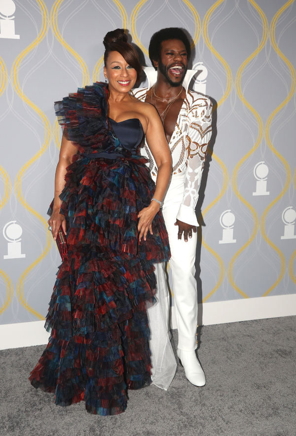 Photos: Broadway Stars Align on the 2022 Tony Awards Red Carpet Image