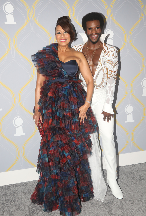 Photos: Broadway Stars Align on the 2022 Tony Awards Red Carpet Image