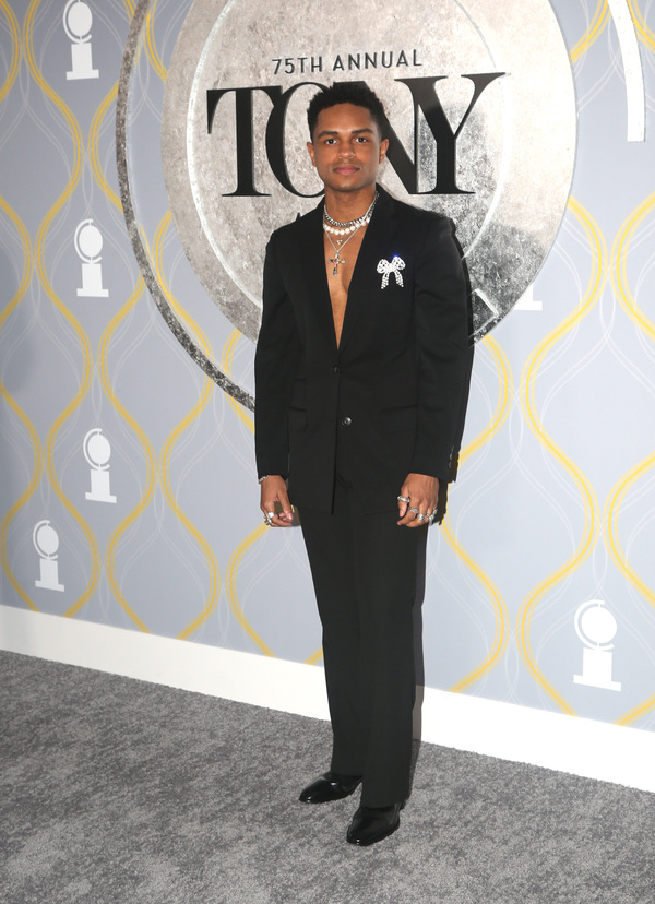 Photos: Broadway Stars Align on the 2022 Tony Awards Red Carpet Image