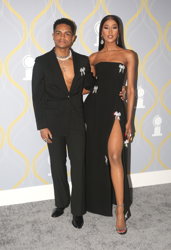 Photos: Broadway Stars Align on the 2022 Tony Awards Red Carpet Image