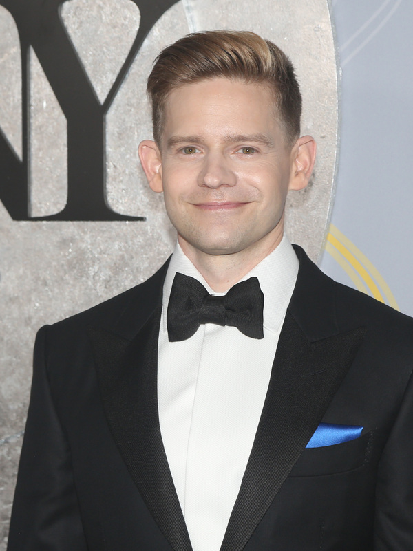 Photos: Broadway Stars Align on the 2022 Tony Awards Red Carpet Image