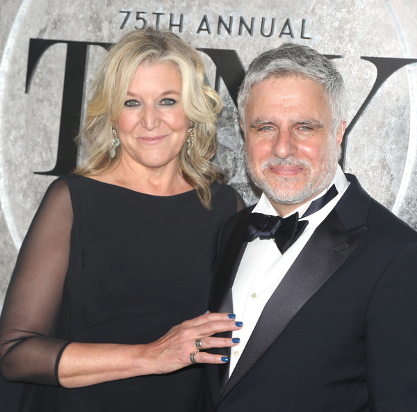 Photos: Broadway Stars Align on the 2022 Tony Awards Red Carpet Image